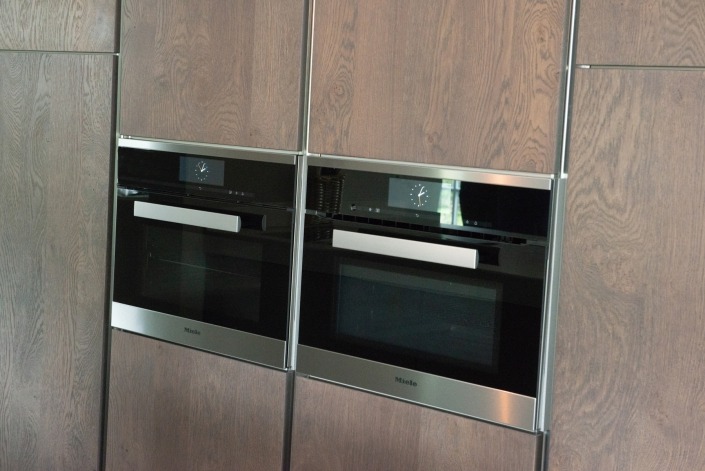 bruine moderne keuken