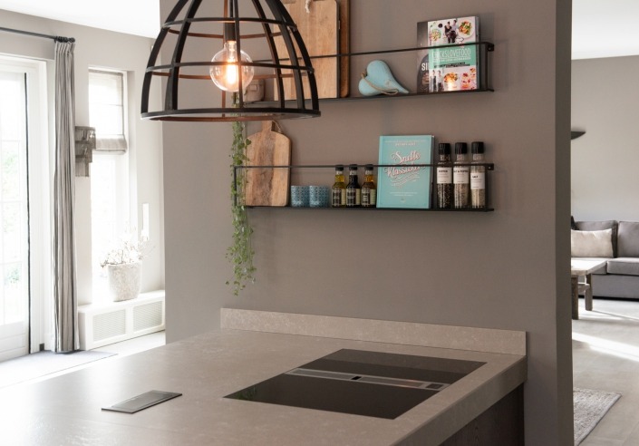 bruine moderne keuken